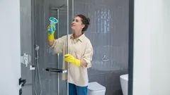 Cleaning Shower Walls: How to Prevent Limescale Buildup at Home