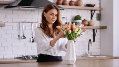 The Secret That Helps Your Cut Flowers Stay Beautiful Longer