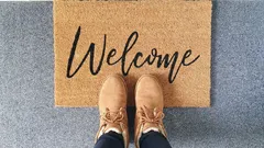 What to Put Under Your Doormat So the Floor Stays Dry: A Smart Trick