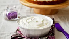 How to Make a Simple, Delicious Cake Frosting