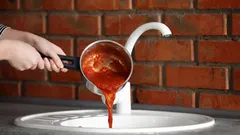 What You Should Never Pour Down the Sink: Even Experienced Homemakers Don’t Know This