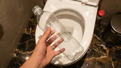 How a Regular Bottle Instantly Solves the Common Problem of Slow Toilet Flushing