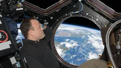 Astronaut Who Spent 178 Days in Space Reveals the ‘Lie’ He Realized After Seeing Earth