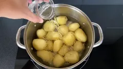How to Boil Potatoes So They’re Tasty and Healthy: Start in Cold Water or Boiling Water?