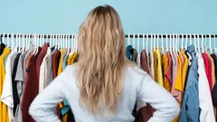 What Color Clothes Do Insecure People Choose, According to Psychology?